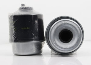 RE60021 fuel filter
